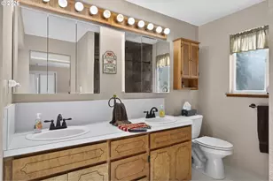 3317 W Normandy Ave, Roseburg, OR 97471 - Photo 17