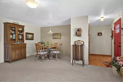 3317 W Normandy Ave, Roseburg, OR 97471 - Photo 5