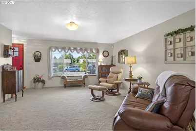 3317 W Normandy Ave, Roseburg, OR 97471 - Photo 7