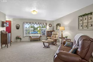 3317 W Normandy Ave, Roseburg, OR 97471 - Photo 7