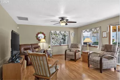 3317 W Normandy Ave, Roseburg, OR 97471 - Photo 27