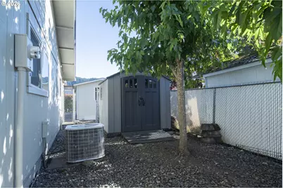 3317 W Normandy Ave, Roseburg, OR 97471 - Photo 35