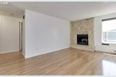 1470 SE Walnut St #210, Hillsboro, OR 97123 - Photo 5