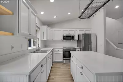 16610 SE Harold Ave, Milwaukie, OR 97267 - Photo 17