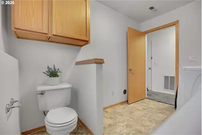 16610 SE Harold Ave, Milwaukie, OR 97267 - Photo 35