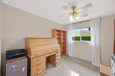 1010 Well St, Silverton, OR 97381 - Photo 35