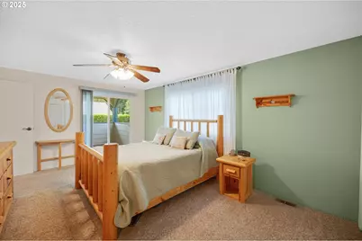 1010 Well St, Silverton, OR 97381 - Photo 25