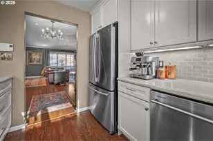 2425 SW 19th Ave, Portland, OR 97201 - Photo 13