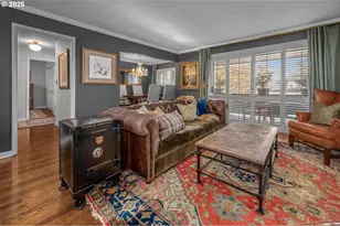 2425 SW 19th Ave, Portland, OR 97201 - Photo 3