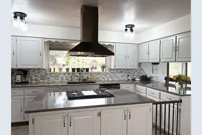 725 S Chase St, Heppner, OR 97836 - Photo 3