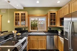 1002 SE Umatilla St, Portland, OR 97202 - Photo 11