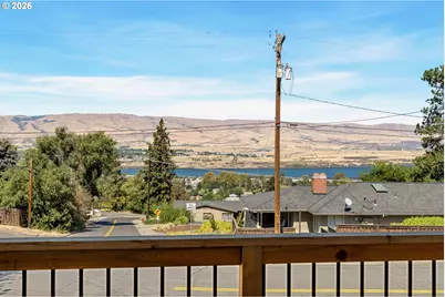 526 E Scenic Dr, The Dalles, OR 97058 - Photo 7