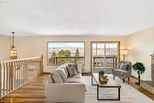 526 E Scenic Dr, The Dalles, OR 97058 - Photo 5