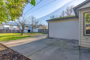 1425 Calapooia St, Albany, OR 97321 - Photo 29