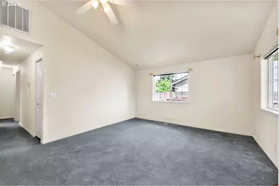 245 S 2nd St, Creswell, OR 97426 - Photo 5