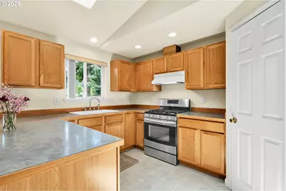 245 S 2nd St, Creswell, OR 97426 - Photo 9