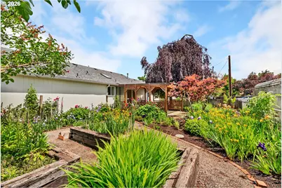245 S 2nd St, Creswell, OR 97426 - Photo 27