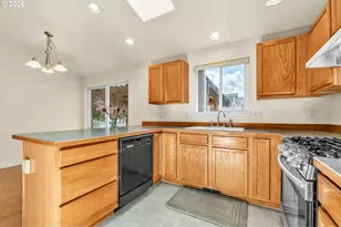 245 S 2nd St, Creswell, OR 97426 - Photo 11