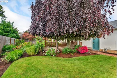 245 S 2nd St, Creswell, OR 97426 - Photo 29