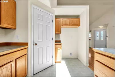 245 S 2nd St, Creswell, OR 97426 - Photo 13