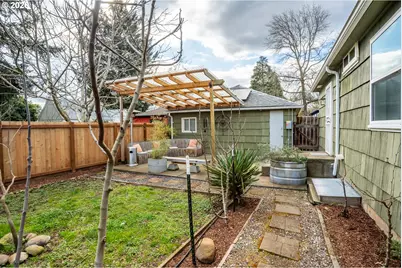 9020 SE Duke St, Portland, OR 97266 - Photo 33