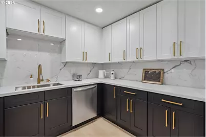 950 SE 18th Ave, Hillsboro, OR 97123 - Photo 13