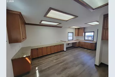 446 McClaine St, Silverton, OR 97381 - Photo 3