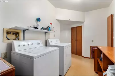 1270 N Main Ave, White Salmon, WA 98672 - Photo 35