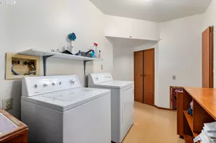 1270 N Main Ave, White Salmon, WA 98672 - Photo 35