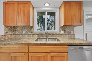 13525 SW Fircrest Ct, Beaverton, OR 97008 - Photo 11