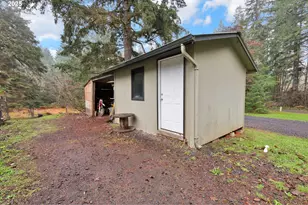 90361 Baker Rd, Elmira, OR 97437 - Photo 7