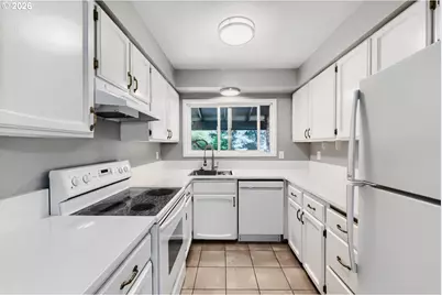 170 NE Kane Dr, Gresham, OR 97030 - Photo 9