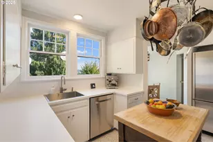 2939 NW Cornell Rd, Portland, OR 97210 - Photo 13