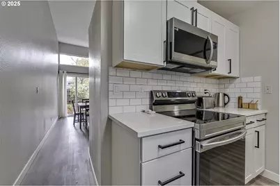 17756 NW Lakeway Ct, Beaverton, OR 97006 - Photo 11