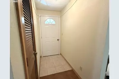 93924 Kirkendall Ln, North Bend, OR 97459 - Photo 9