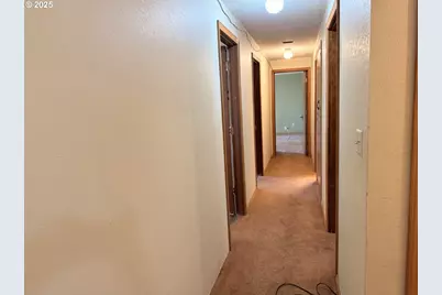 93924 Kirkendall Ln, North Bend, OR 97459 - Photo 17