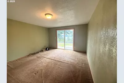 93924 Kirkendall Ln, North Bend, OR 97459 - Photo 27