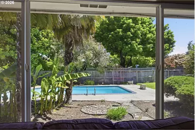 1665 Adkins St, Eugene, OR 97401 - Photo 9