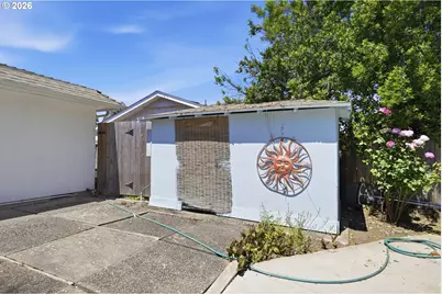 1665 Adkins St, Eugene, OR 97401 - Photo 39