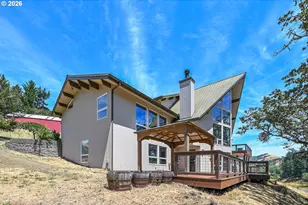 12839 N Bank Rd, Roseburg, OR 97470 - Photo 39
