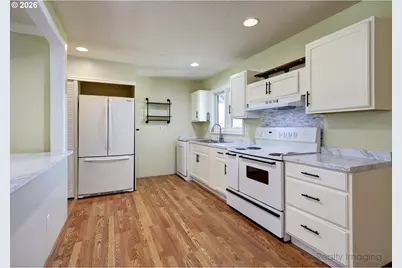 201 NE 126th Ave, Portland, OR 97230 - Photo 9