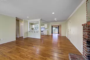 201 NE 126th Ave, Portland, OR 97230 - Photo 7