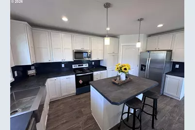 3715 Jones Dr, Hood River, OR 97031 - Photo 5