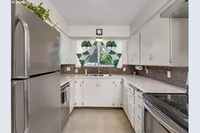 2112 NE 81st Ave, Portland, OR 97213 - Photo 11