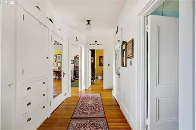 2324 SW Cactus Dr, Portland, OR 97205 - Photo 23