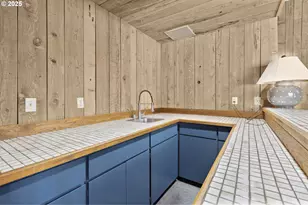 1993 Fircrest Dr, Eugene, OR 97403 - Photo 29