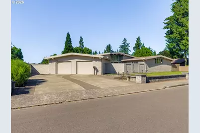 2035 NW Saint Andrews Dr, McMinnville, OR 97128 - Photo 1