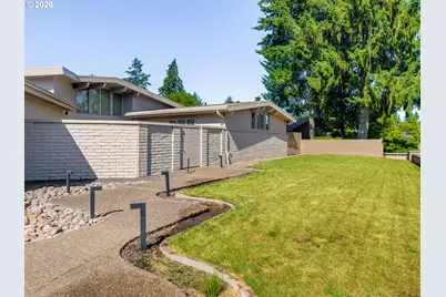 2035 NW Saint Andrews Dr, McMinnville, OR 97128 - Photo 3