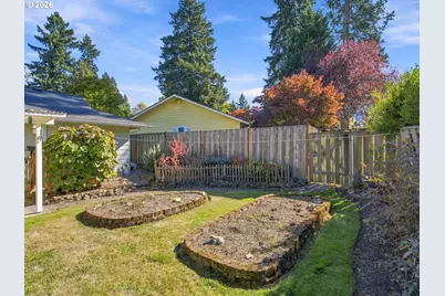 2595 SW Oakwood Ct, Beaverton, OR 97003 - Photo 33