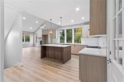 4302 NE 61st St, Vancouver, WA 98661 - Photo 9